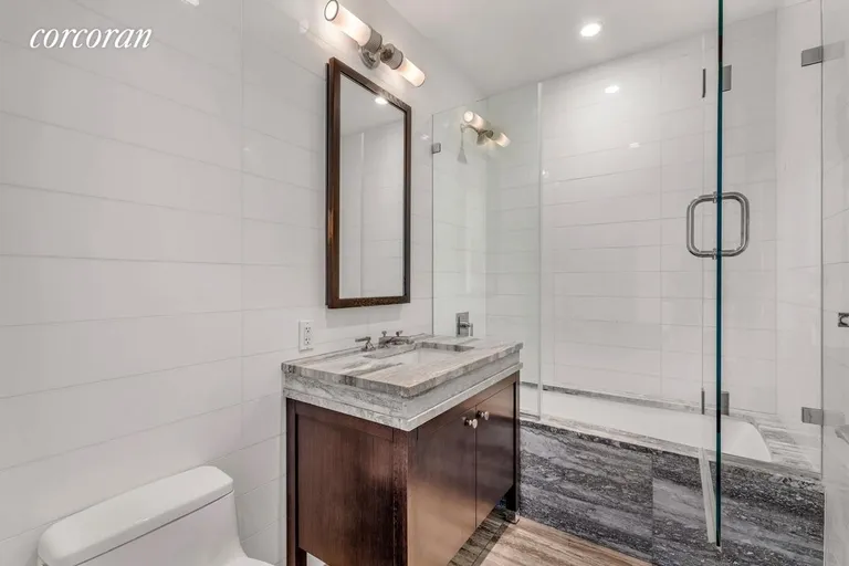 New York City Real Estate | View 80 Riverside Boulevard, 10K | Full Bathroom | View 5