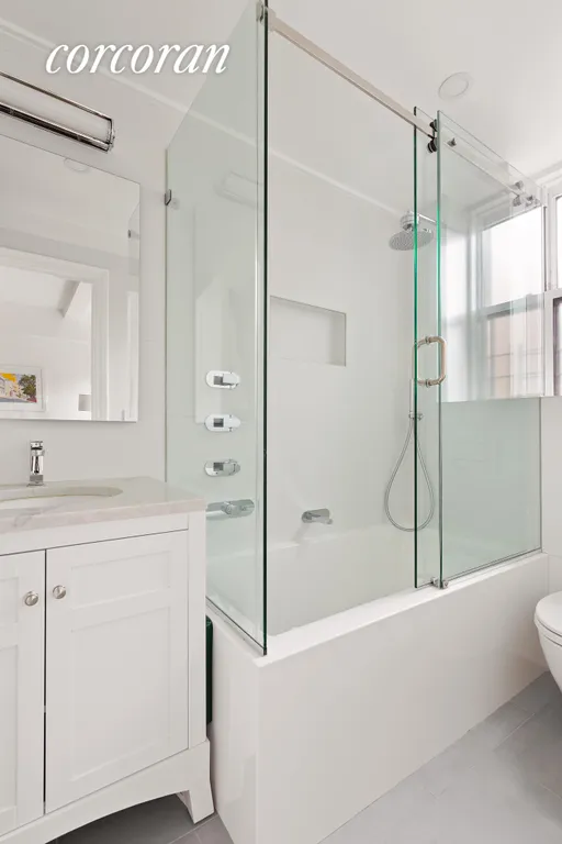 New York City Real Estate | View 315 East 68th Street, 5H | Full Bathroom | View 7