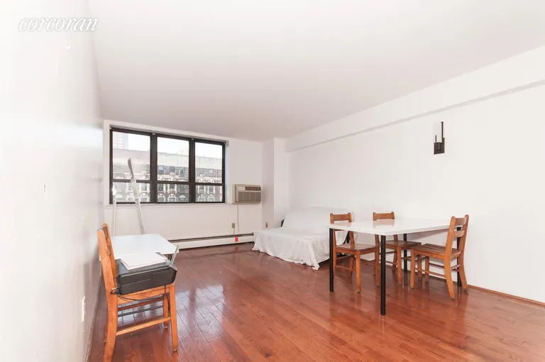 New York City Real Estate | View 220 Manhattan Avenue, 4R | 2 Beds, 1 Bath | View 1