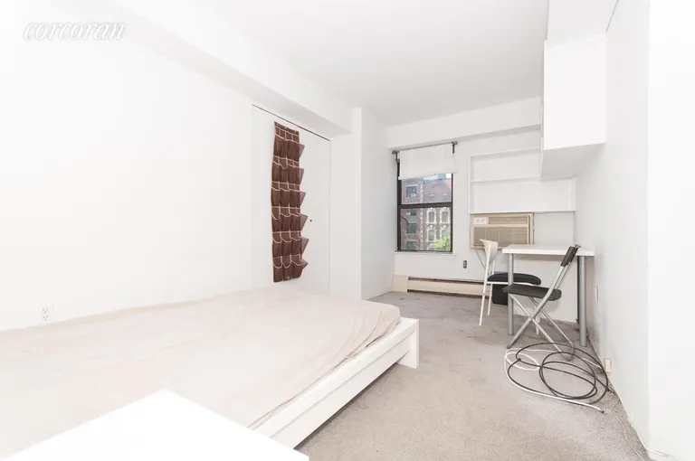 New York City Real Estate | View 220 Manhattan Avenue, 4R | room 3 | View 4
