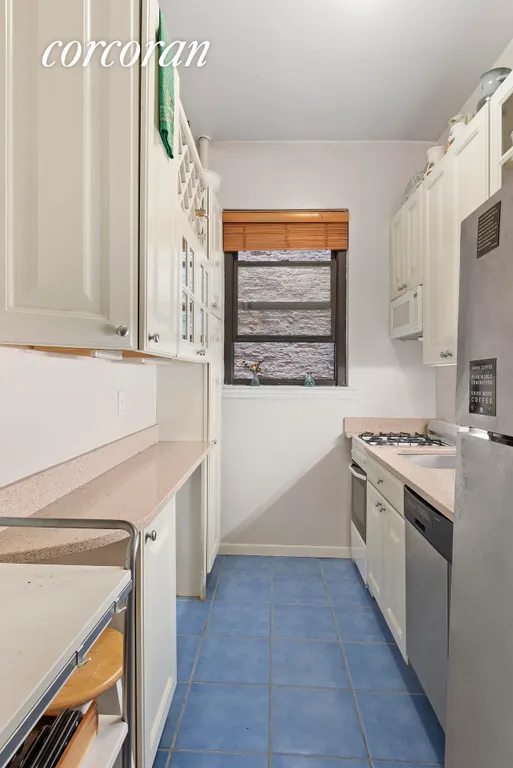 New York City Real Estate | View 320 East 86th Street, 3A | Kitchen | View 4