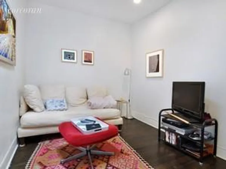 New York City Real Estate | View 142 Smith Street, 3 | 2 Beds, 1 Bath | View 1