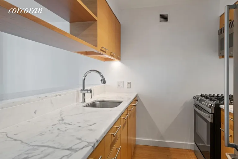 New York City Real Estate | View 100 West 39th Street, 39J | room 2 | View 3