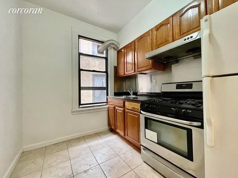 New York City Real Estate | View 51-17 Skillman Avenue, 2R | room 10 | View 11