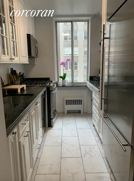 New York City Real Estate | View 220 East 65th Street, 11M | room 3 | View 4
