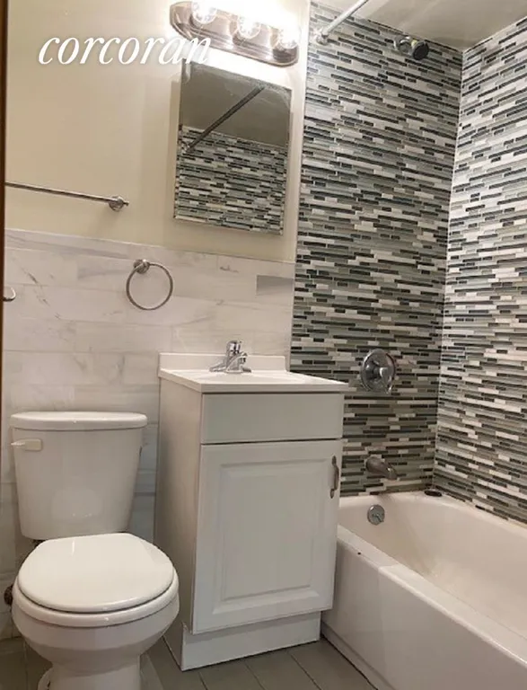 New York City Real Estate | View 348 22nd Street, 3R | Full Bathroom | View 6