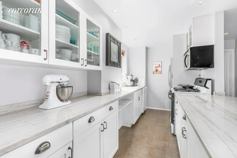 New York City Real Estate | View 170 West 81st Street, 7B | Kitchen | View 4