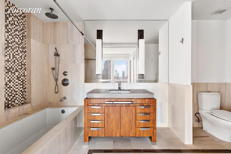 New York City Real Estate | View 400 Fifth Avenue, 32G | Full Bathroom | View 4