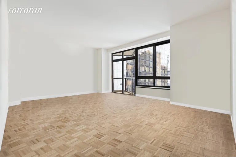 New York City Real Estate | View 100 United Nations Plaza, 19C | South-facing living/dining room | View 2