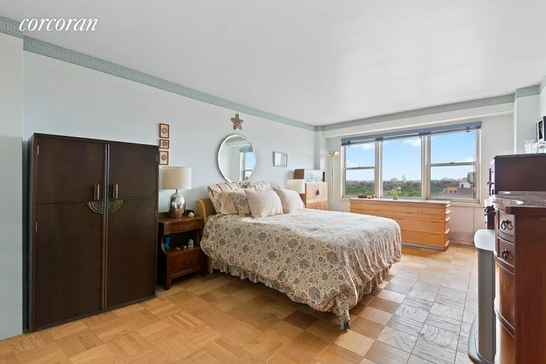 New York City Real Estate | View 1170 Ocean Parkway, 11G | room 4 | View 5