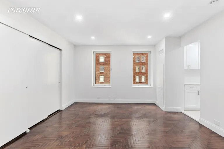 New York City Real Estate | View 106 Central Park South, 5K | Living Room | View 2