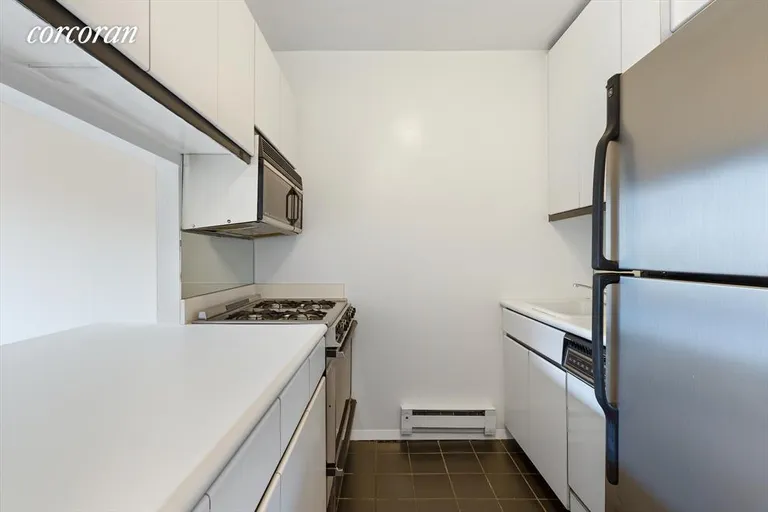 New York City Real Estate | View 250 West 89th Street, 7A | Kitchen | View 3
