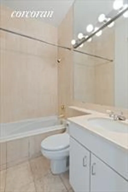 New York City Real Estate | View 250 West 89th Street, 7A | Bathroom | View 4