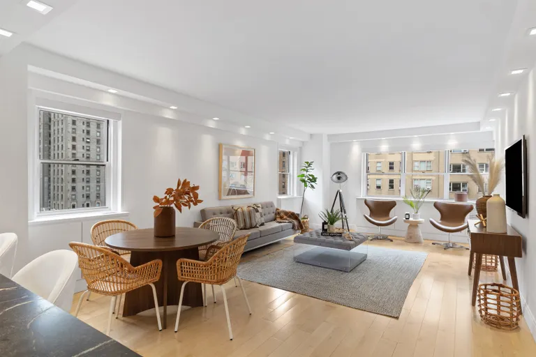 New York City Real Estate | View 35 Park Avenue, 10G | Living Room | View 2