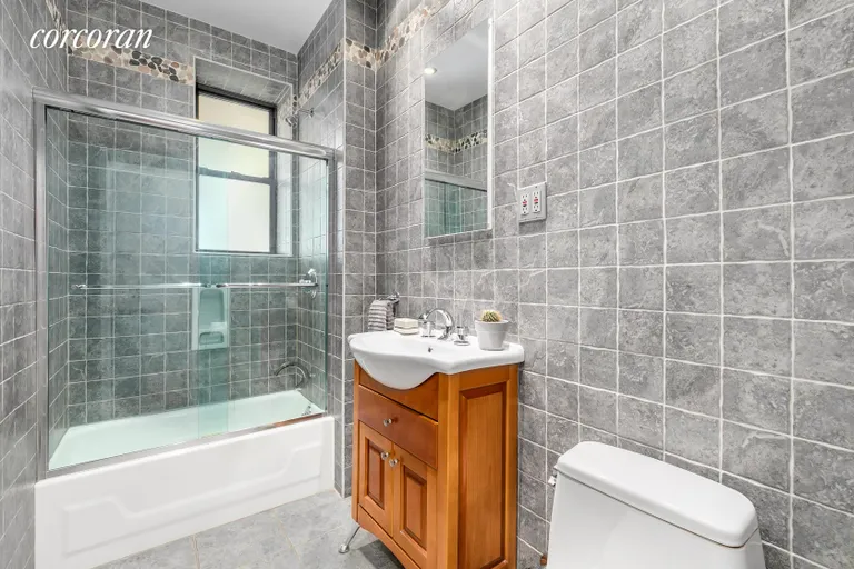 New York City Real Estate | View 813 8th Avenue, 2R | Bathroom | View 7