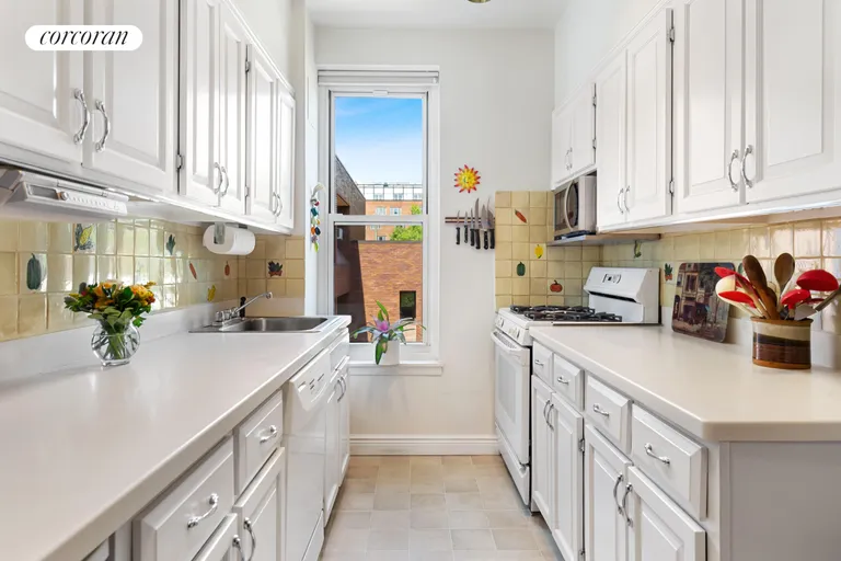 New York City Real Estate | View 129 Columbia Heights, 53 | Select a Category | View 4