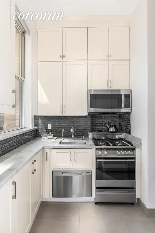 New York City Real Estate | View 246 West End Avenue, 9E | Kitchen | View 3