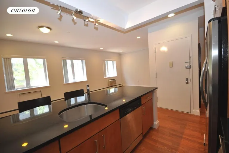 New York City Real Estate | View 527 Vanderbilt Avenue, 2A | room 2 | View 3