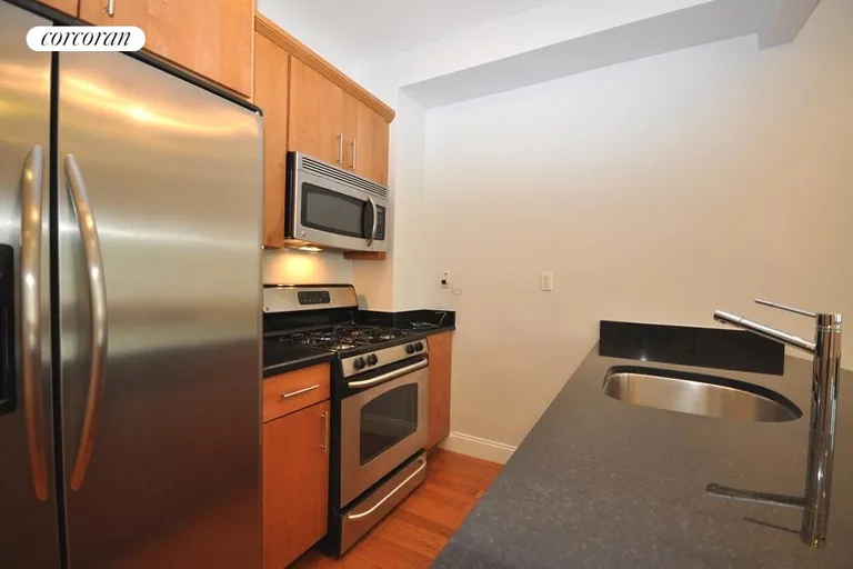 New York City Real Estate | View 527 Vanderbilt Avenue, 2A | room 3 | View 4