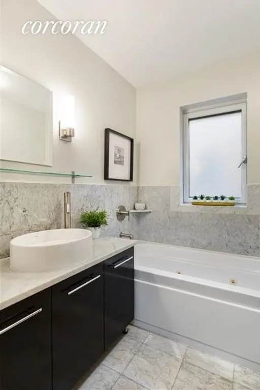 New York City Real Estate | View 35 Underhill Avenue, A3E | Bathroom | View 9