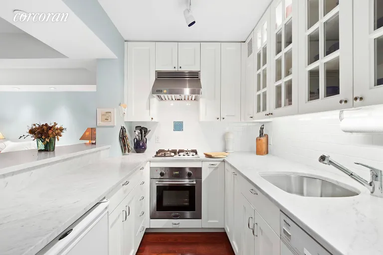 New York City Real Estate | View 515 East 85th Street, 1G | Kitchen | View 2