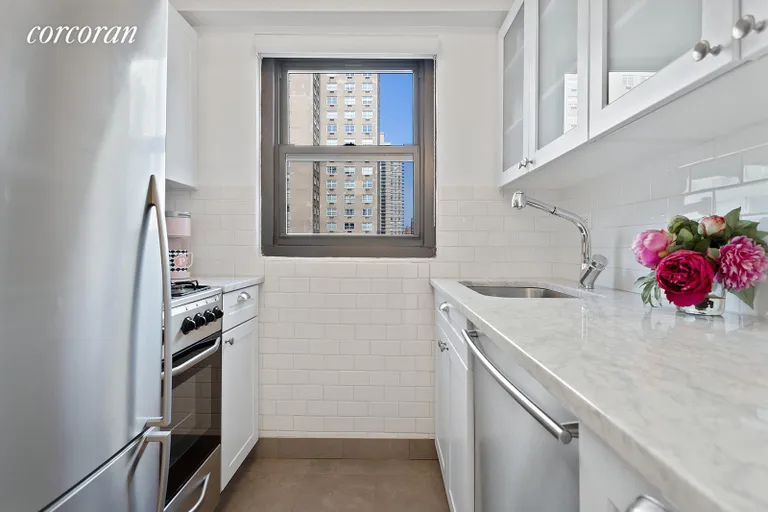 New York City Real Estate | View 520 East 81st Street, 10B | room 3 | View 4