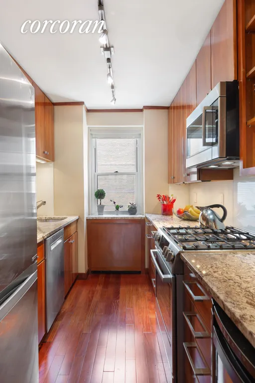 New York City Real Estate | View 165 East 32Nd Street, 20A | Kitchen | View 11
