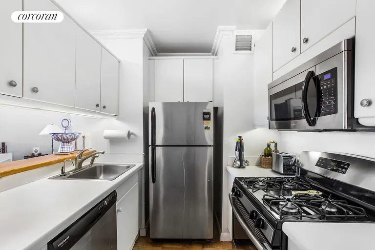 New York City Real Estate | View 415 East 37th Street, 6D | Kitchen | View 2