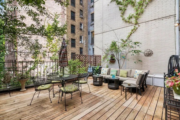New York City Real Estate | View 552 Third Avenue, 2 | Private Terrace | View 3