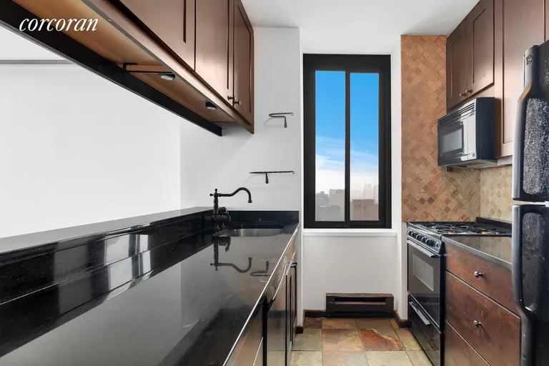 New York City Real Estate | View 300 East 62Nd Street, 2404 | room 2 | View 3