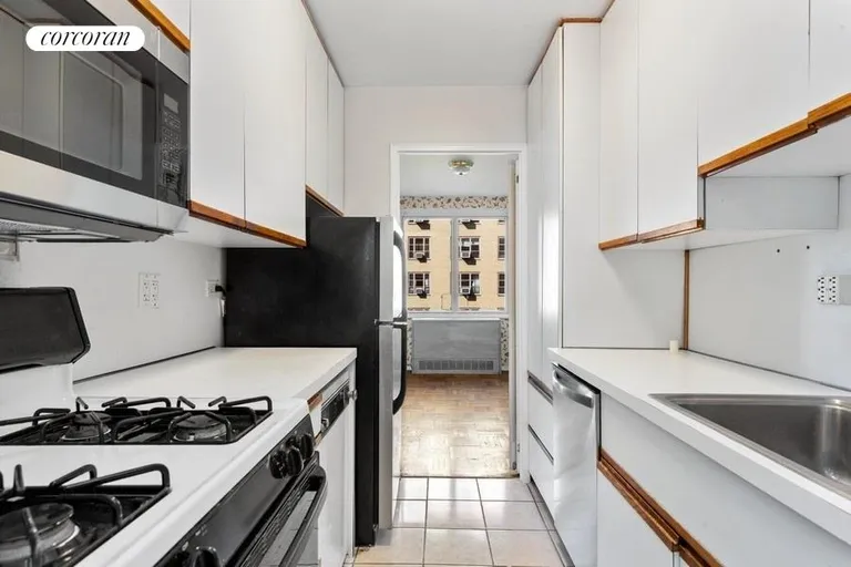 New York City Real Estate | View 301 East 22Nd Street, 7F | Kitchen | View 2
