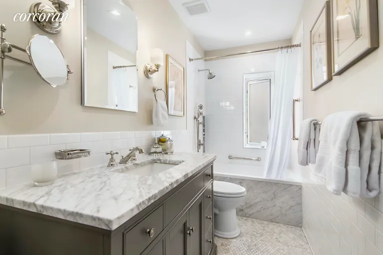 New York City Real Estate | View 309 West 93rd Street, 6B | Full Bathroom | View 4