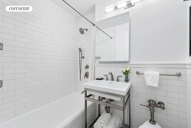 New York City Real Estate | View 20 East 35th Street, 2LM | Full Bathroom | View 11