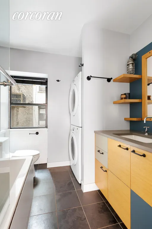 New York City Real Estate | View 32 East 2Nd Street, 3 | Full Bathroom | View 5