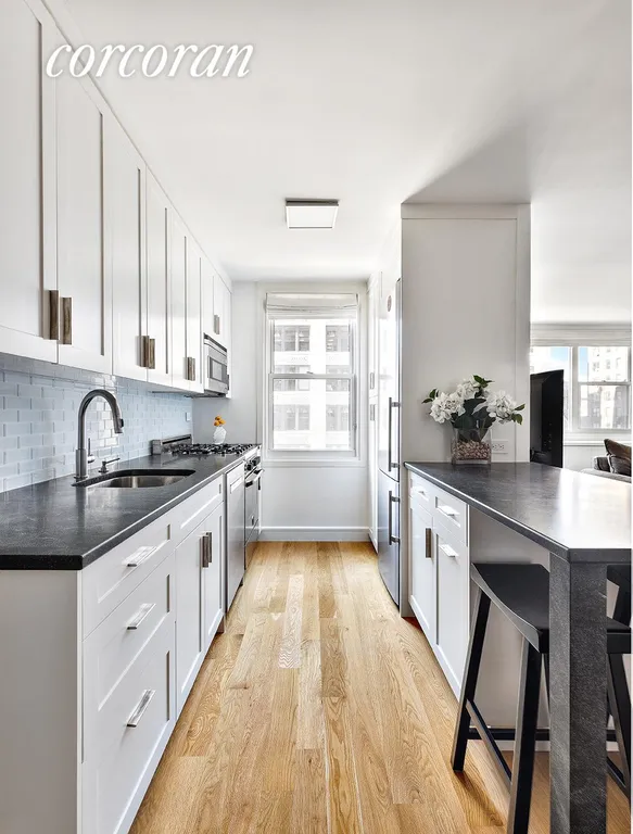 New York City Real Estate | View 77 Seventh Avenue, 7N | Kitchen | View 4