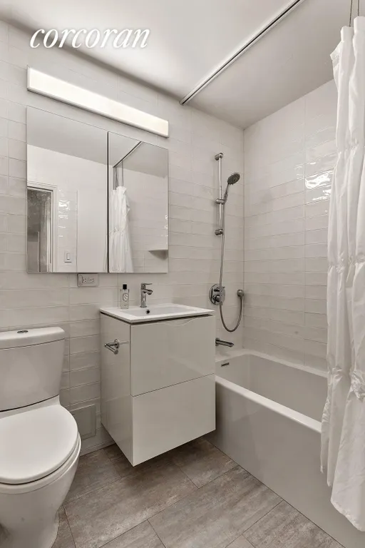 New York City Real Estate | View 77 Seventh Avenue, 7N | Full Bathroom | View 8