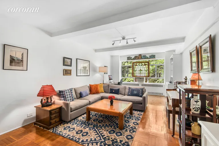 New York City Real Estate | View 15 West 84th Street, 5C | Living Room | View 2