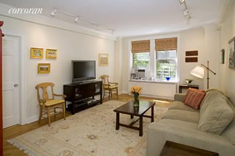 New York City Real Estate | View 890 West End Avenue, 3D | 2.5 Beds, 2 Baths | View 1