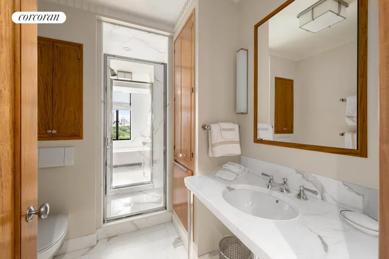 New York City Real Estate | View 211 Central Park West, 10F | Full Bathroom | View 15