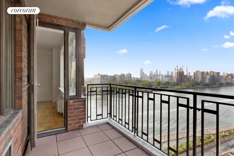 New York City Real Estate | View 45 East End Avenue, 10D | room 1 | View 2