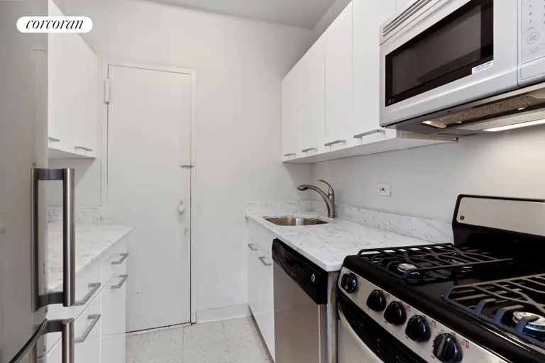 New York City Real Estate | View 45 East End Avenue, 10D | room 3 | View 4