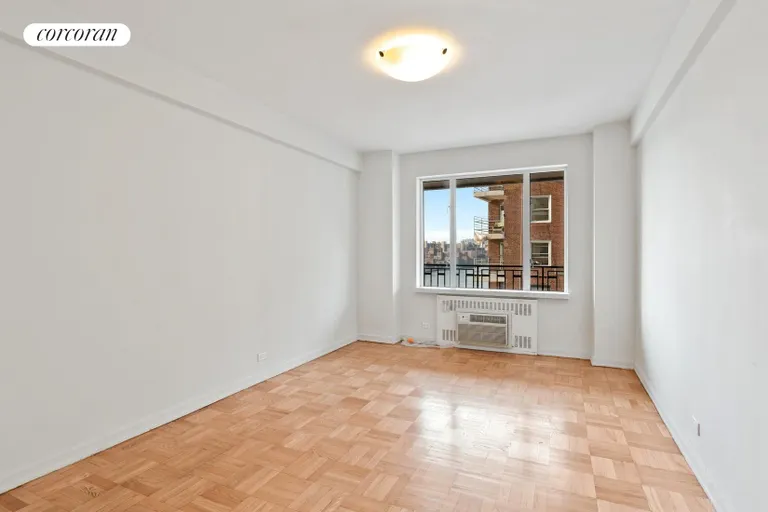 New York City Real Estate | View 45 East End Avenue, 10D | room 5 | View 6
