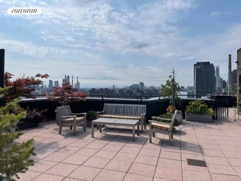 New York City Real Estate | View 45 East End Avenue, 10D | room 8 | View 9