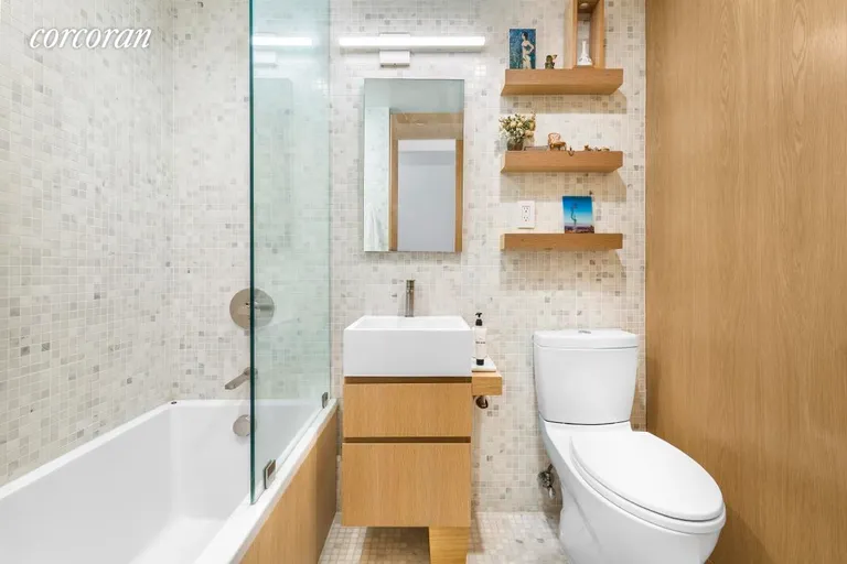 New York City Real Estate | View 310 East 23rd Street, 2H | Full Bathroom | View 3