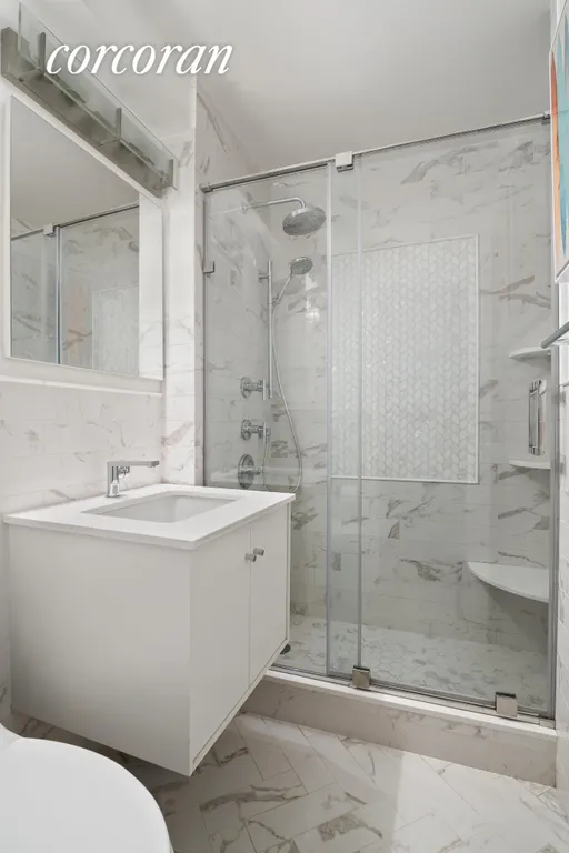 New York City Real Estate | View 201 East 66th Street, 4B | Full Bathroom | View 5
