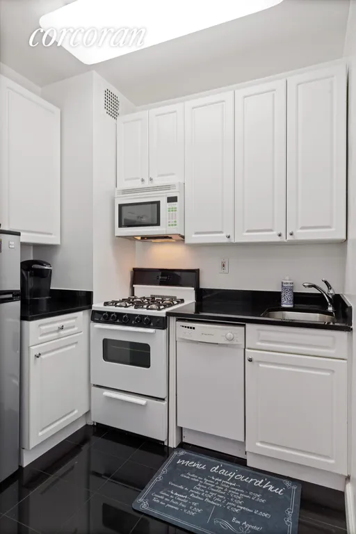 New York City Real Estate | View 201 EAST 25TH STREET, 17H | Kitchen | View 3