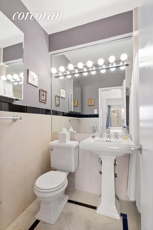 New York City Real Estate | View 201 EAST 25TH STREET, 17H | Bathroom | View 5