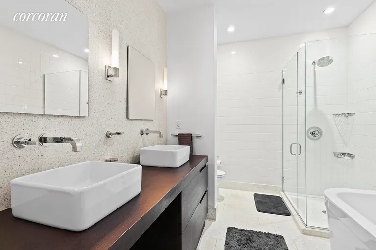 New York City Real Estate | View 360 Furman Street, 911 | Full Bathroom | View 7