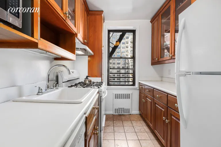 New York City Real Estate | View 30 East 9th Street, 5HH5GG | Windowed Kitchen | View 6