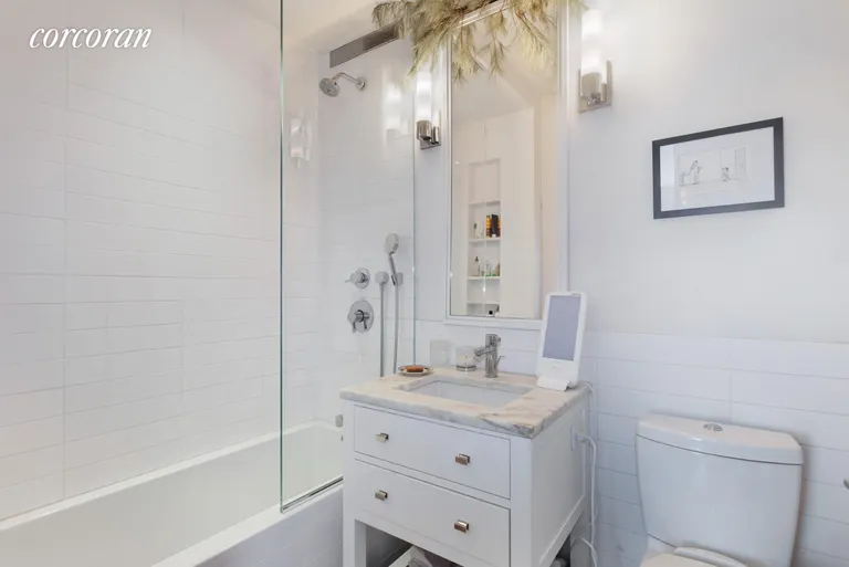 New York City Real Estate | View 250 East 54th Street, 7F | Bathroom | View 5